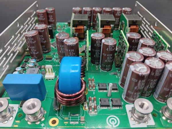 Modulares Hardware-Design der Querom High- & Low-Voltage DC/DC Wandler